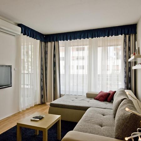 Corvin Lux Aparthotel Boedapest Buitenkant foto