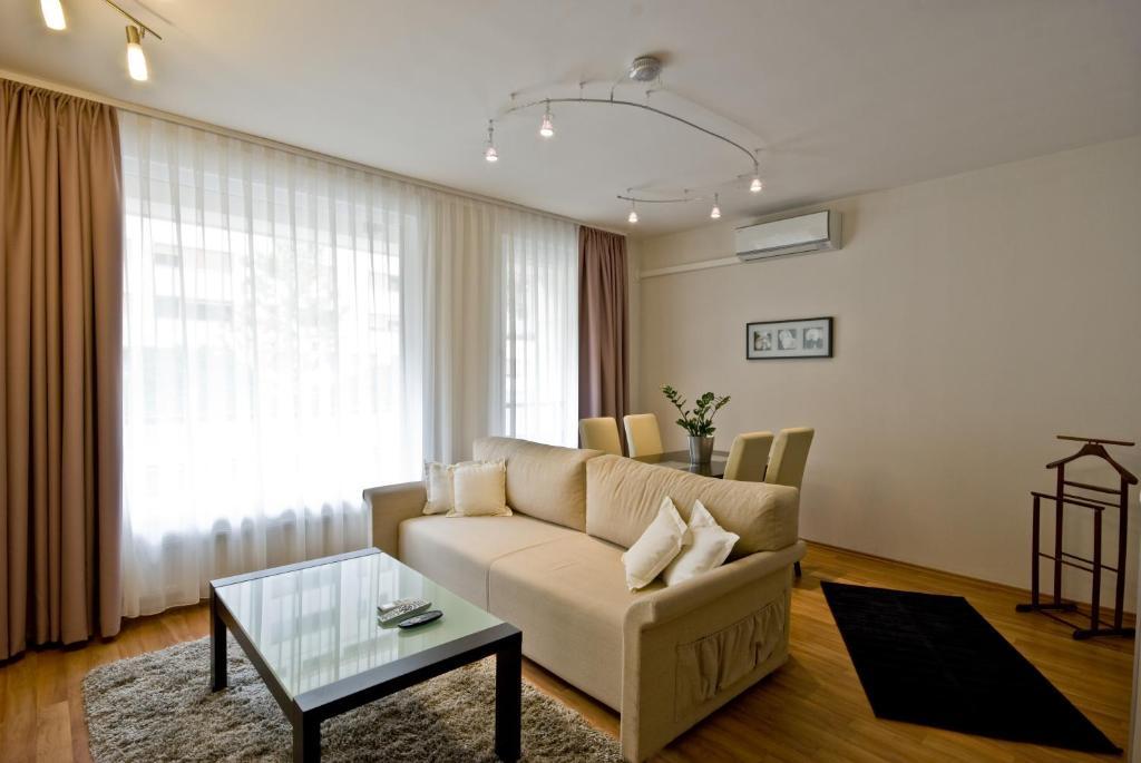 Corvin Lux Aparthotel Boedapest Kamer foto