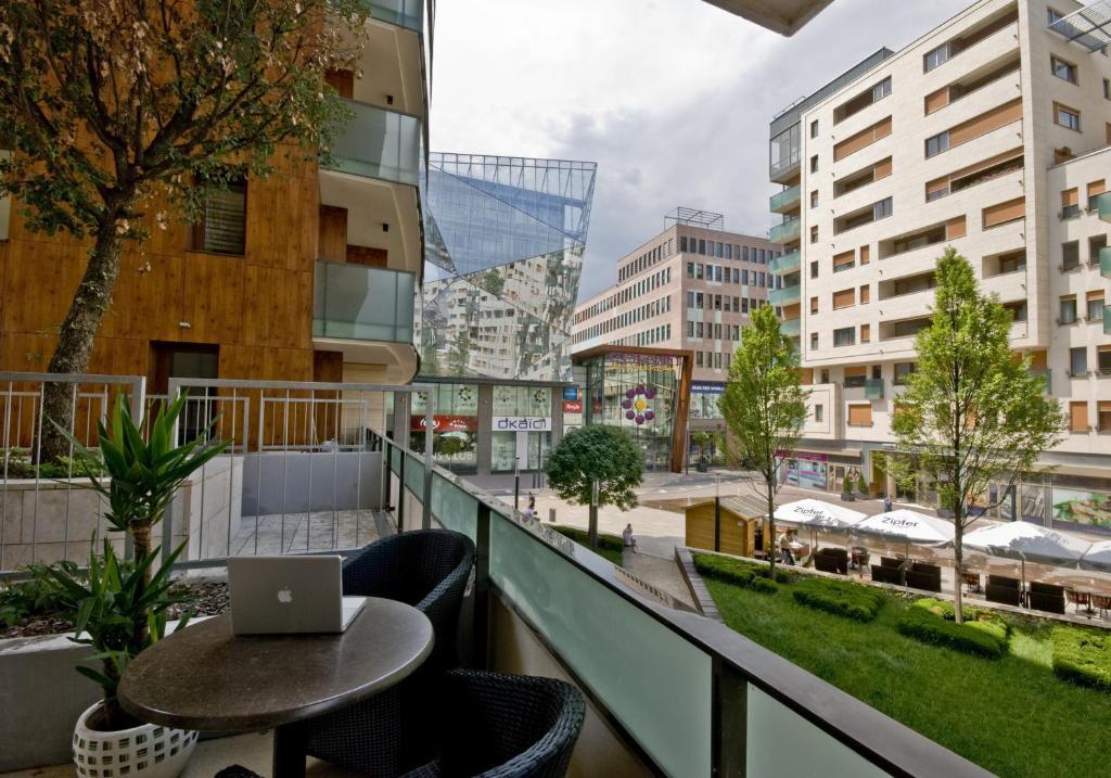 Corvin Lux Aparthotel Boedapest Kamer foto