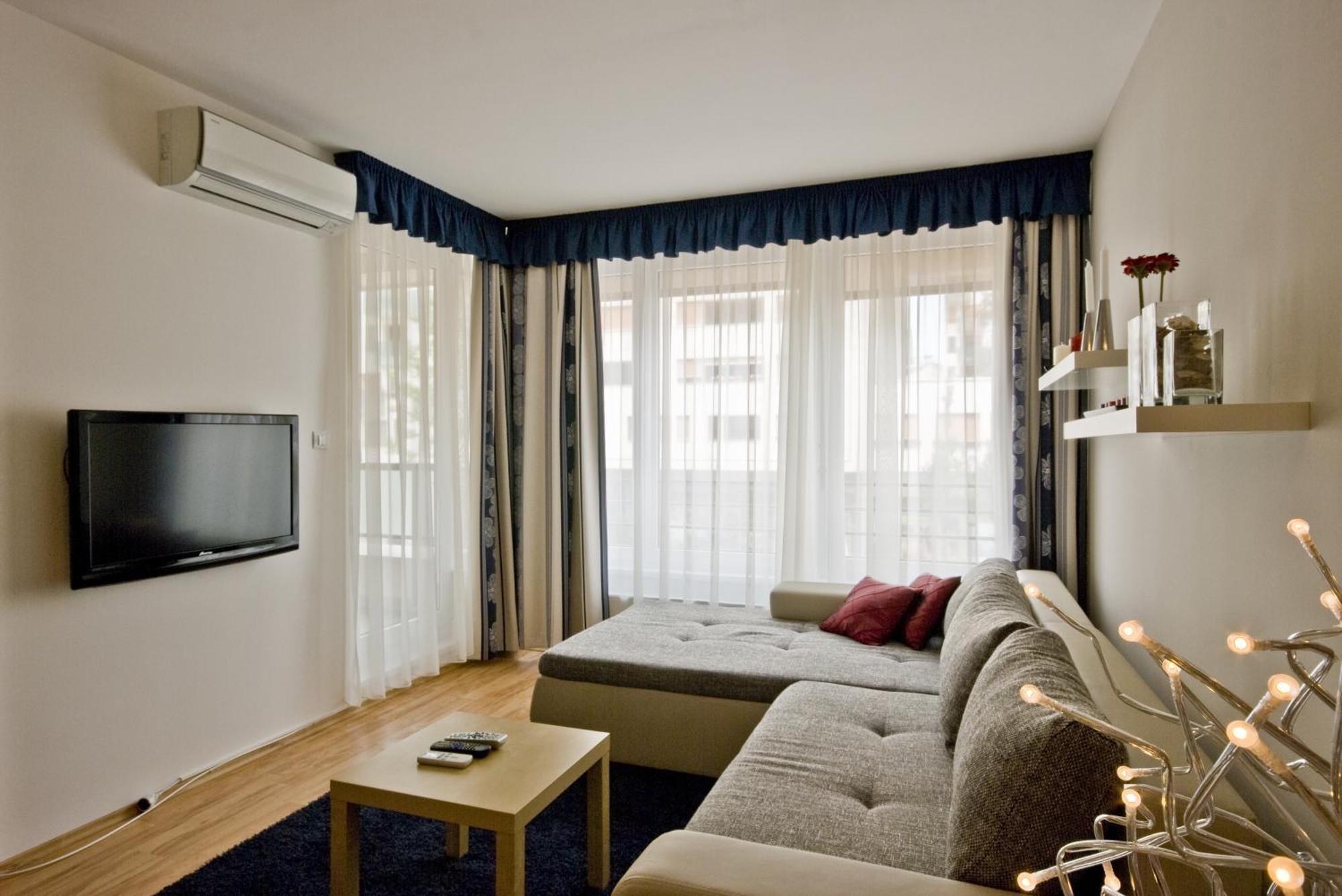 Corvin Lux Aparthotel Boedapest Buitenkant foto