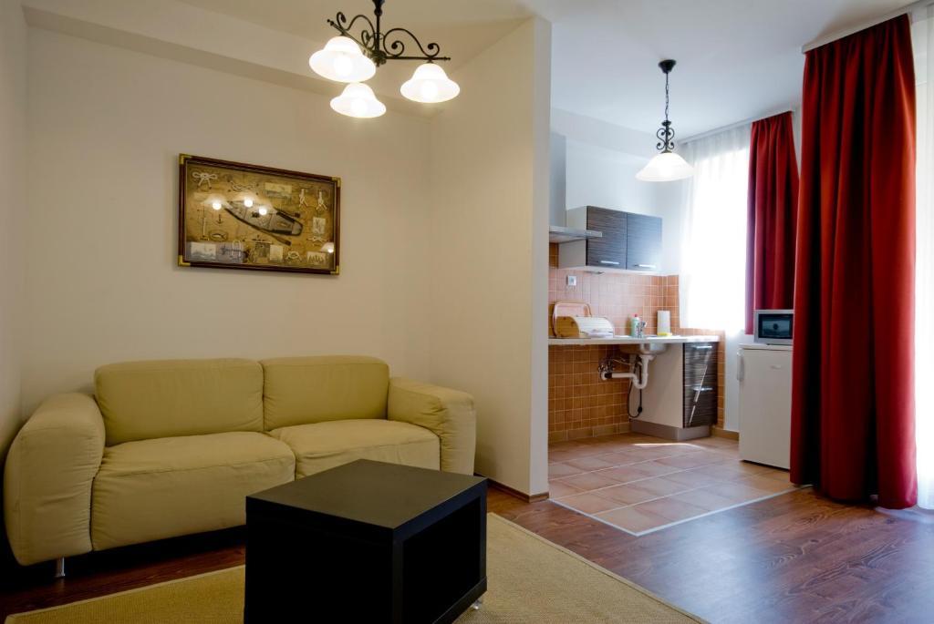 Corvin Lux Aparthotel Boedapest Buitenkant foto