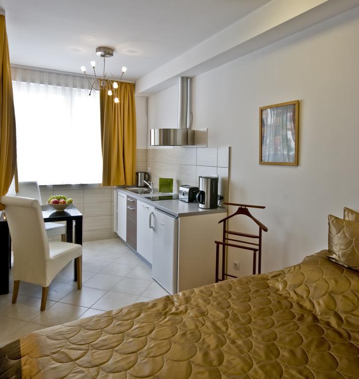 Corvin Lux Aparthotel Boedapest Buitenkant foto