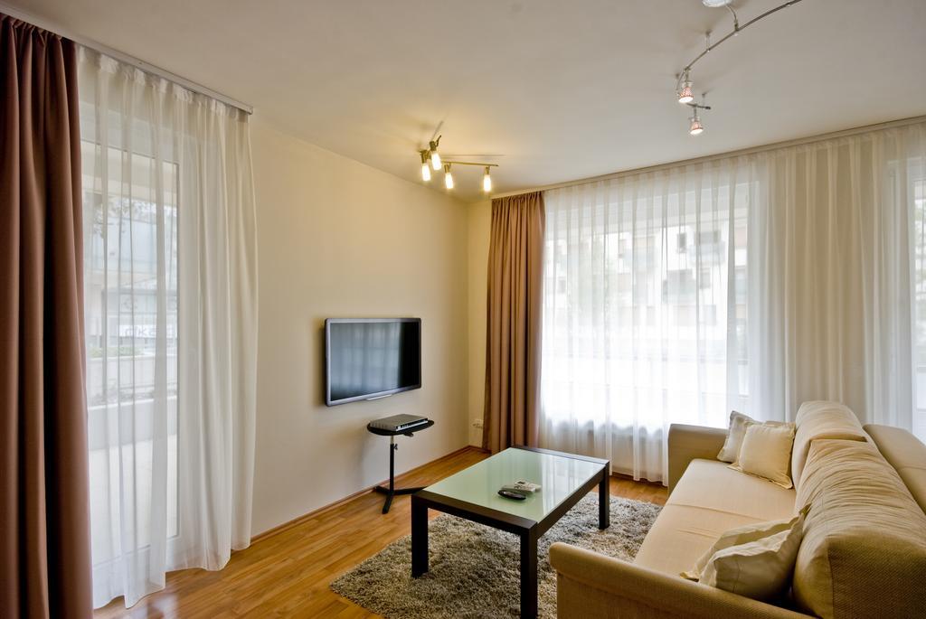 Corvin Lux Aparthotel Boedapest Buitenkant foto