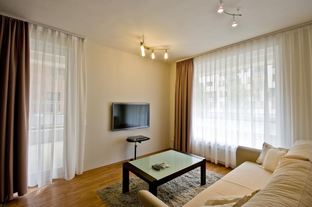 Corvin Lux Aparthotel Boedapest Buitenkant foto