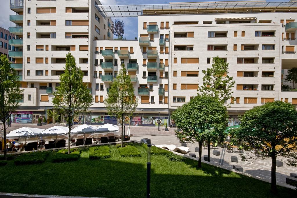 Corvin Lux Aparthotel Boedapest Buitenkant foto